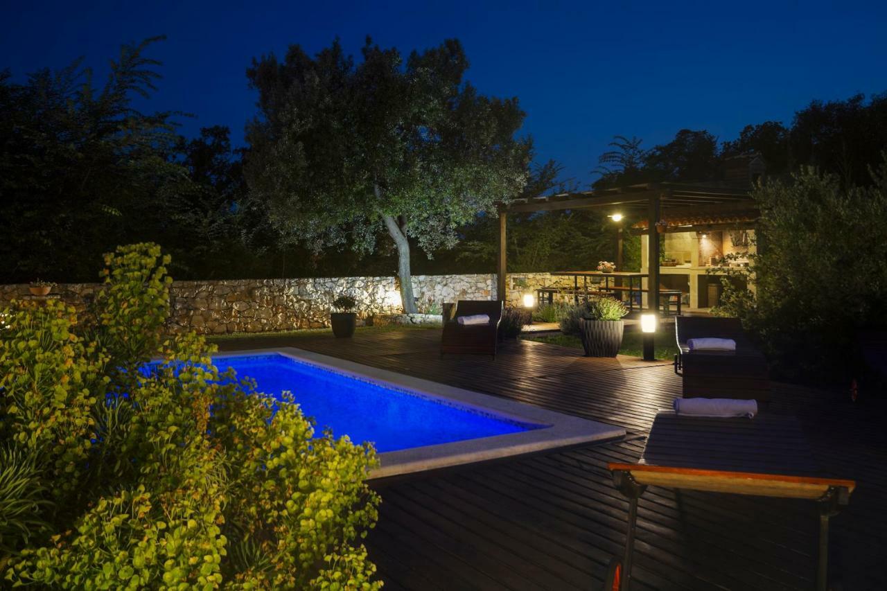 Villa Nana - Modern Villa With A Pool Surrounded By Nature, Istria-Pula Valtura 外观 照片